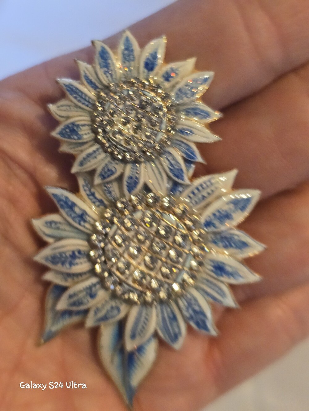 Sunflower 🌻 Brooch NEW - Picture 11 of 11